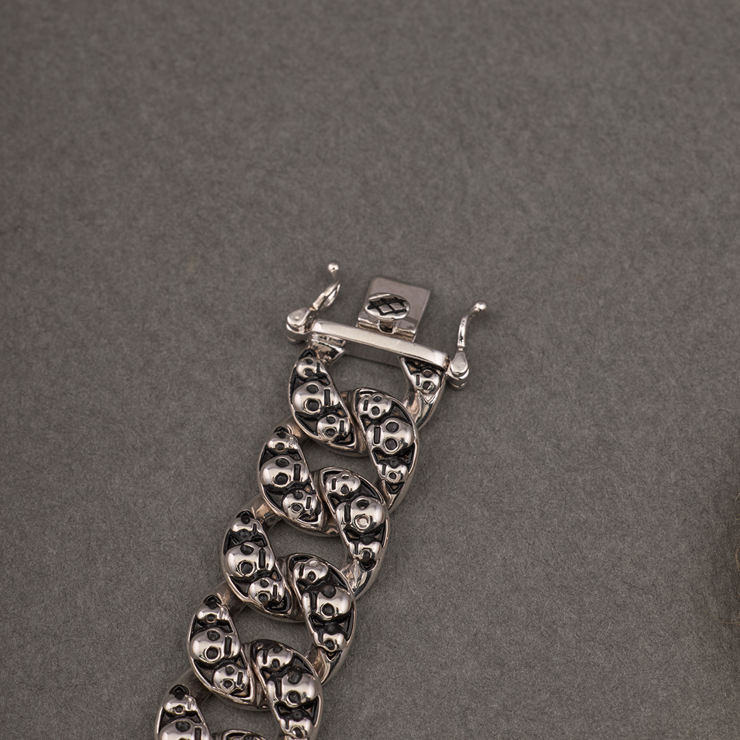 SKULL CHAIN BRACELET