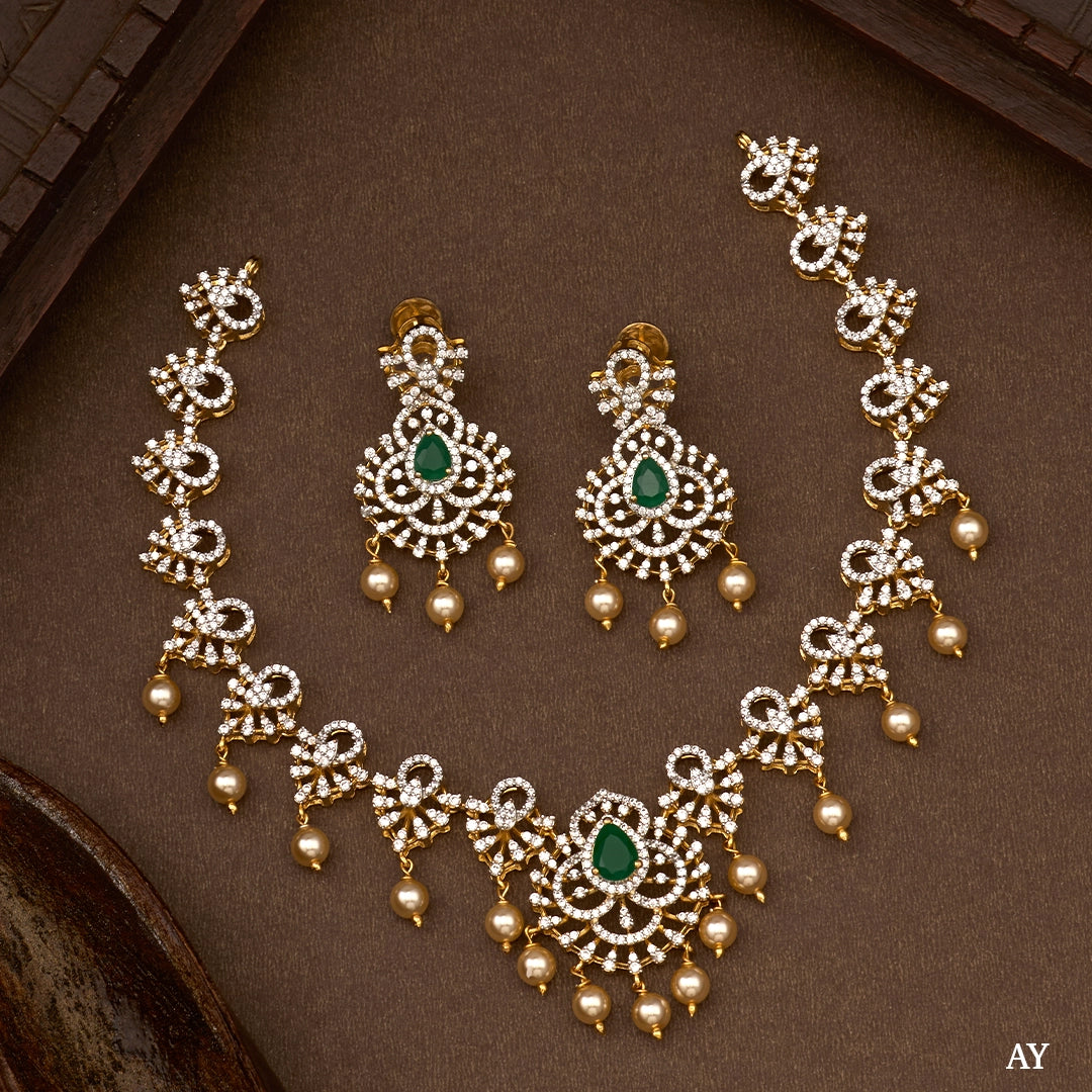 HERITAGE EMERALD AND PEARL NECKLACE SET