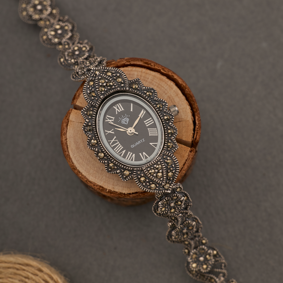 VINTAGE ROYALE SILVER WATCH