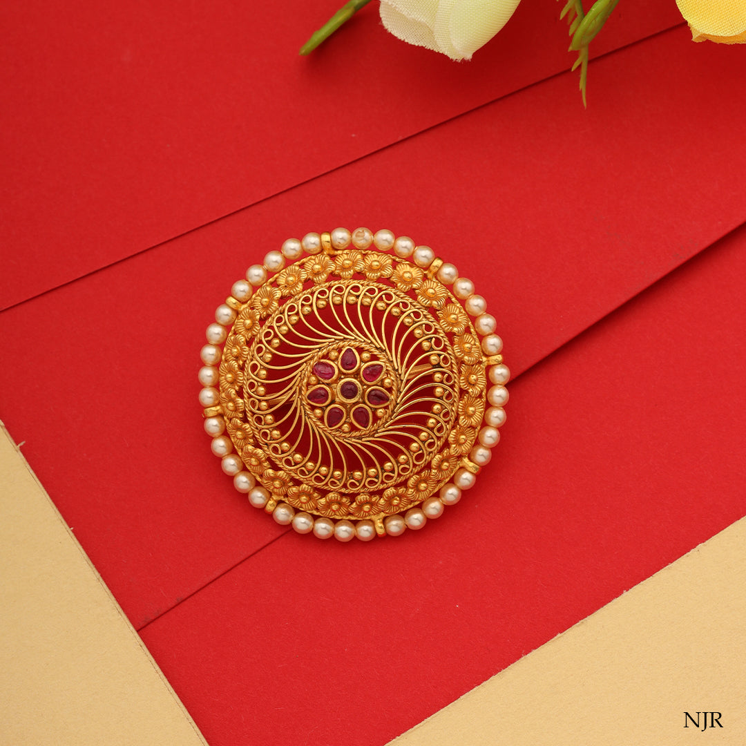 TRADITIONAL PEARL BROOCH