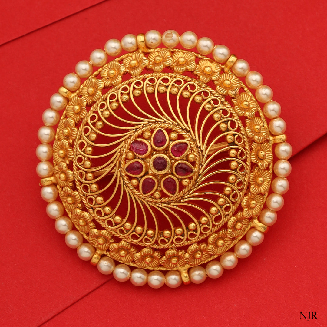 TRADITIONAL PEARL BROOCH