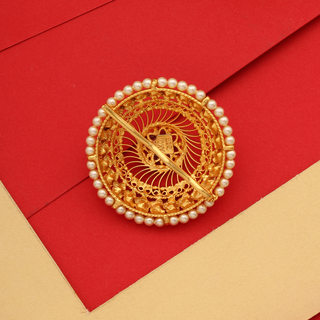 TRADITIONAL PEARL BROOCH