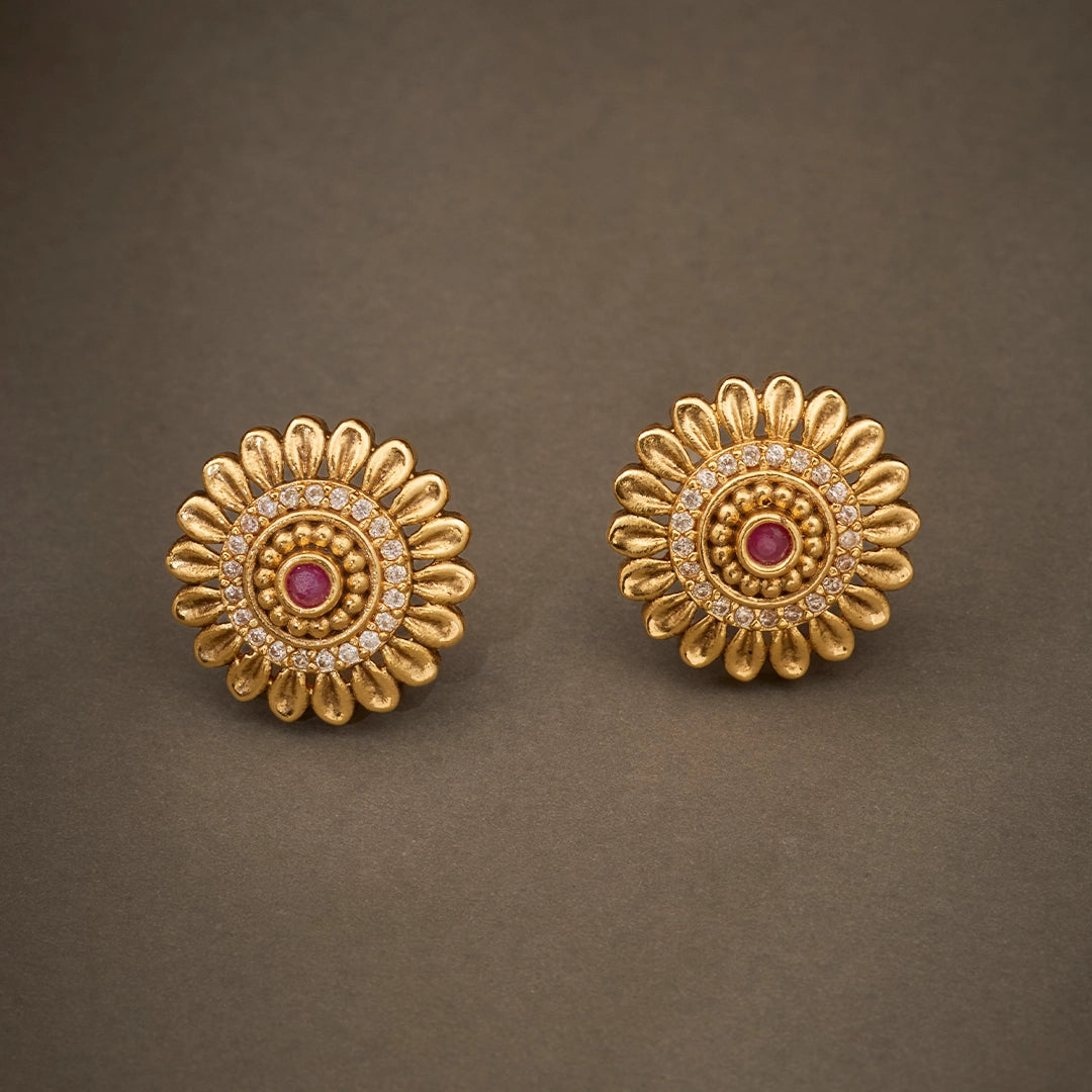 RUBY CENTRE FLORAL STUD EARRINGS