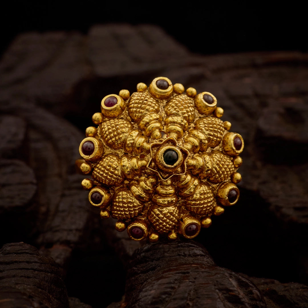 ANTIQUE RING