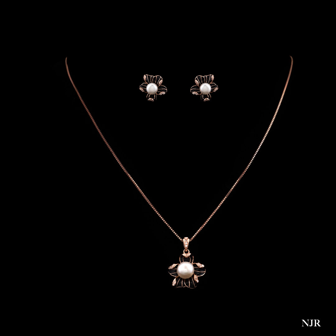 FLORAL PEARL NECKLACE SET