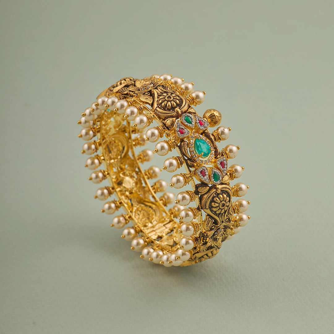 TRADITIONAL GOLD PEARL BORDER BANGLE