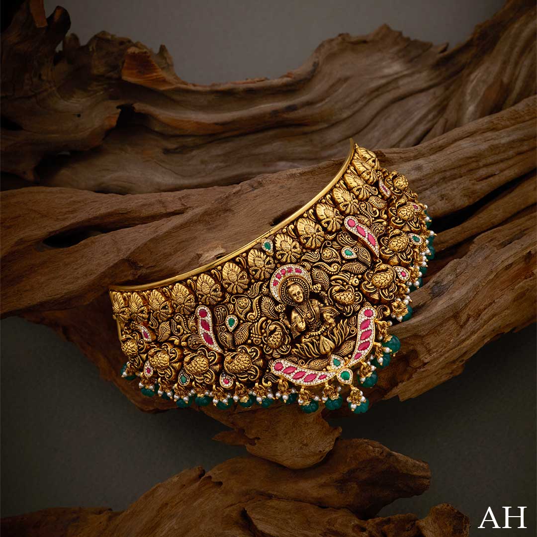 LAKSHMI PAKMIKA CHOKER