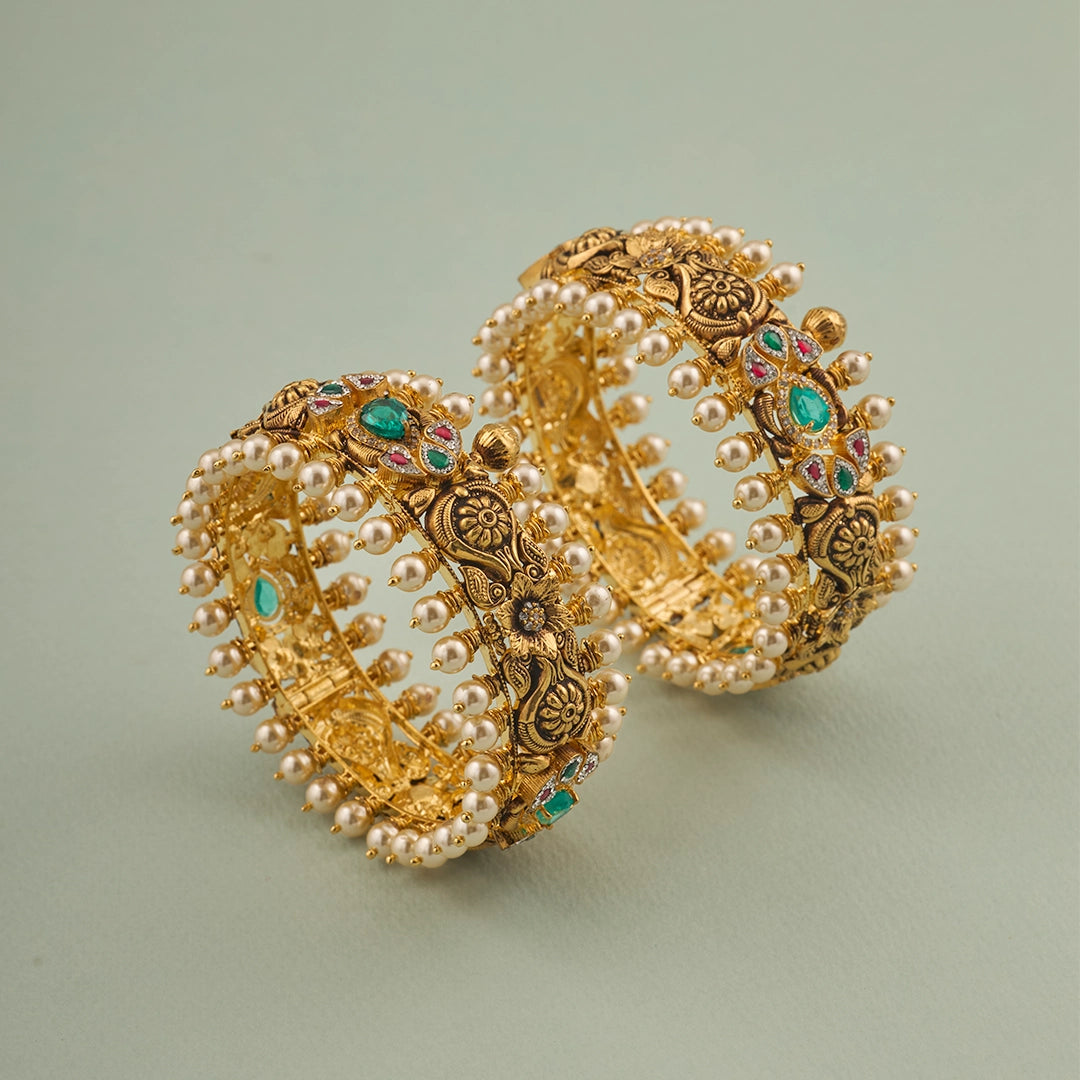 TRADITIONAL GOLD PEARL BORDER BANGLE