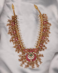 GUTTA PUSALU NECKLACE