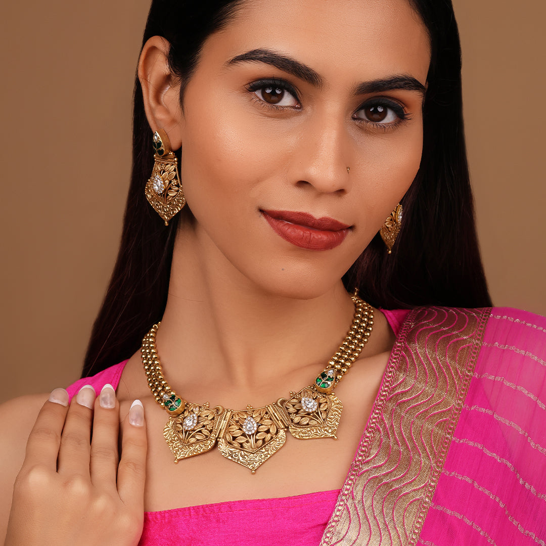 ANTIQUE VINTAGE NECKLACE SET