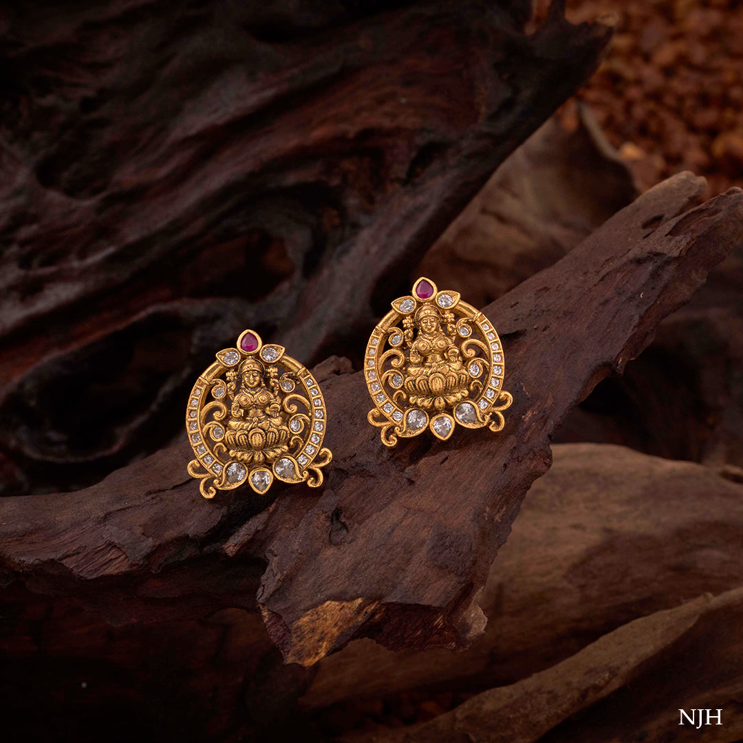 LAKSHMI WHITE STONE EARRINGS