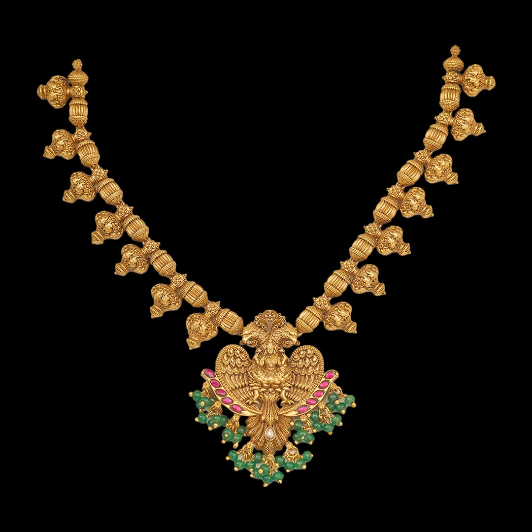 TRADITIONAL LAKSHMI PENDANT NECKLACE SET