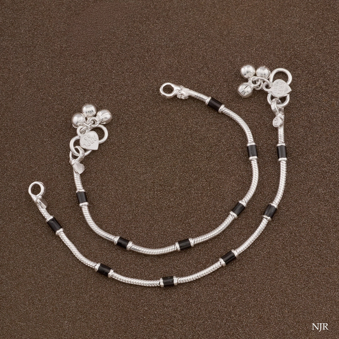NOIR CHARM ANKLET