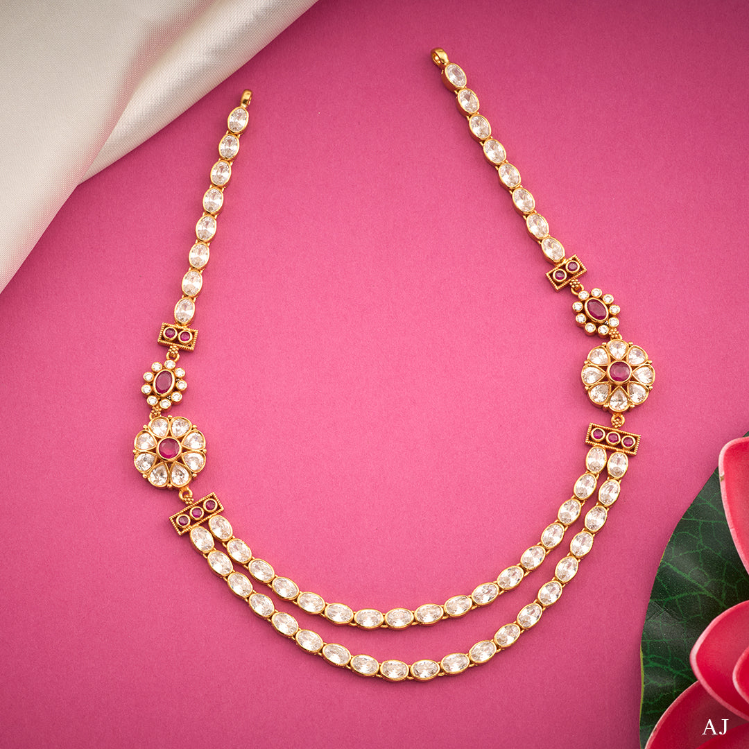 WHITE STONE FLORAL NECKLACE