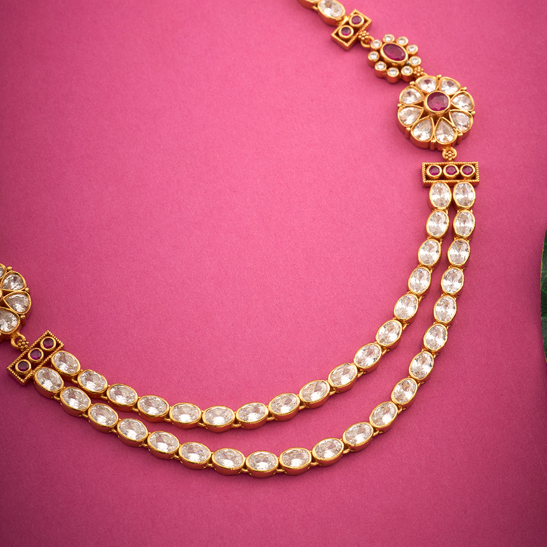 WHITE STONE FLORAL NECKLACE