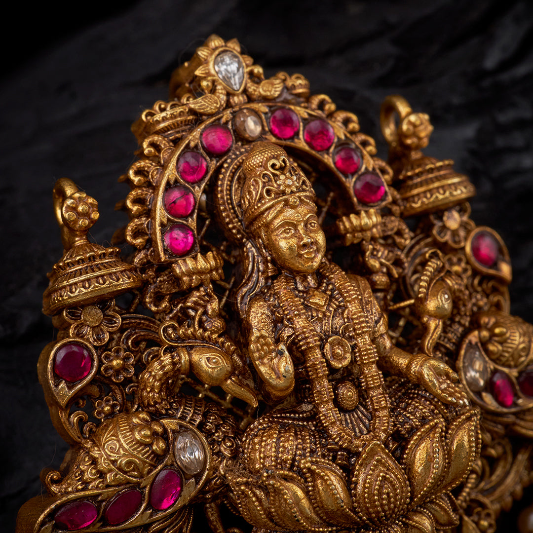 LAKSHMI WITH KUNDAN PENDANT
