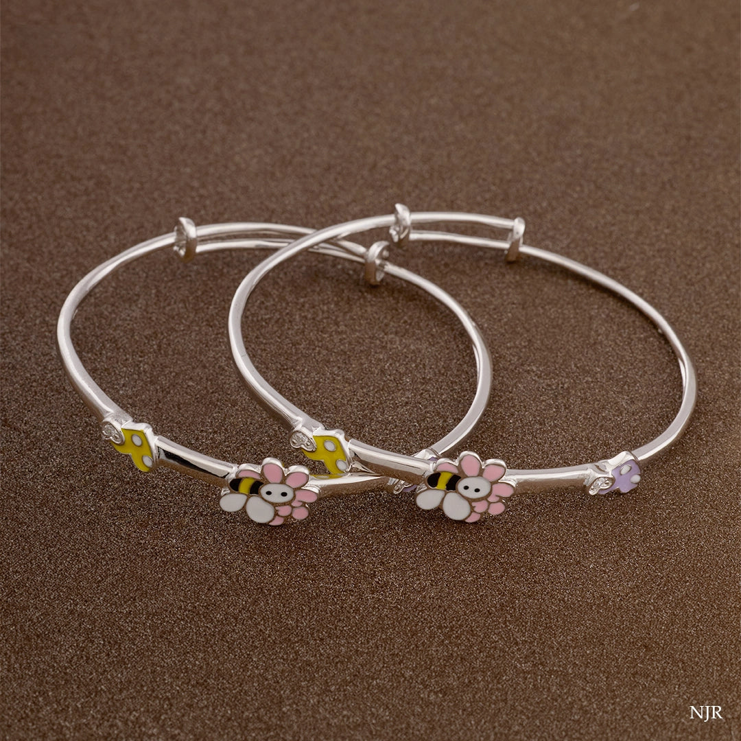 BLOSSOM BEE SILVER BANGLE
