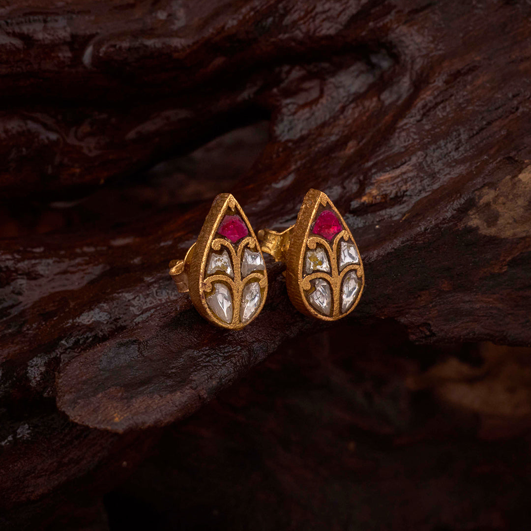 FASHIONABLE TRENDY STUDS