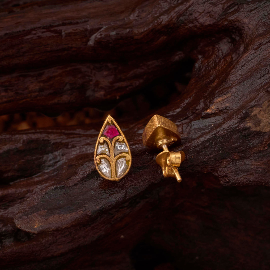 FASHIONABLE TRENDY STUDS