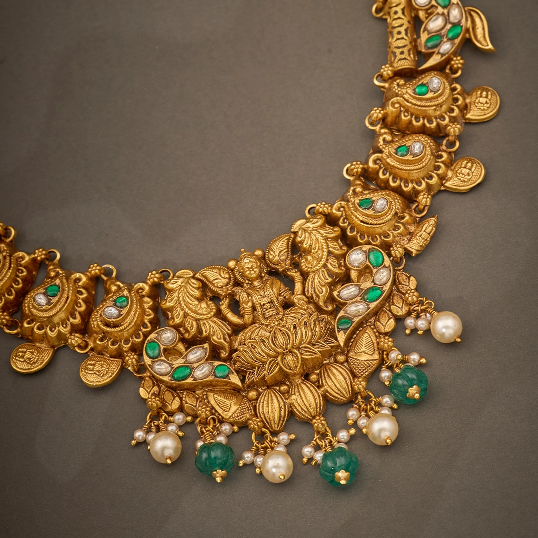 GRAND LAKSHMI KEMP STONE NECKLACE