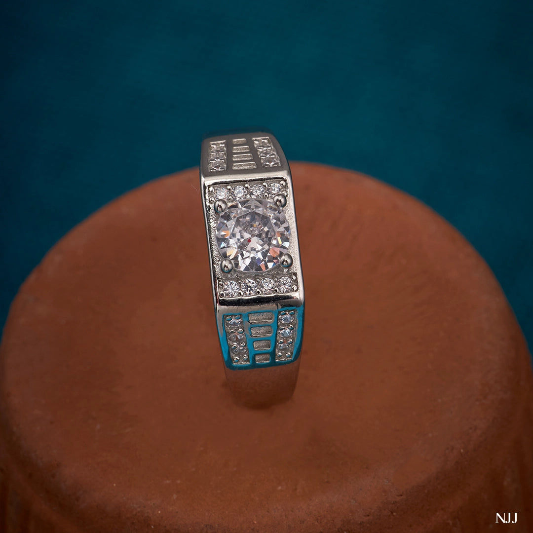 MAJESTIC PRISM RING