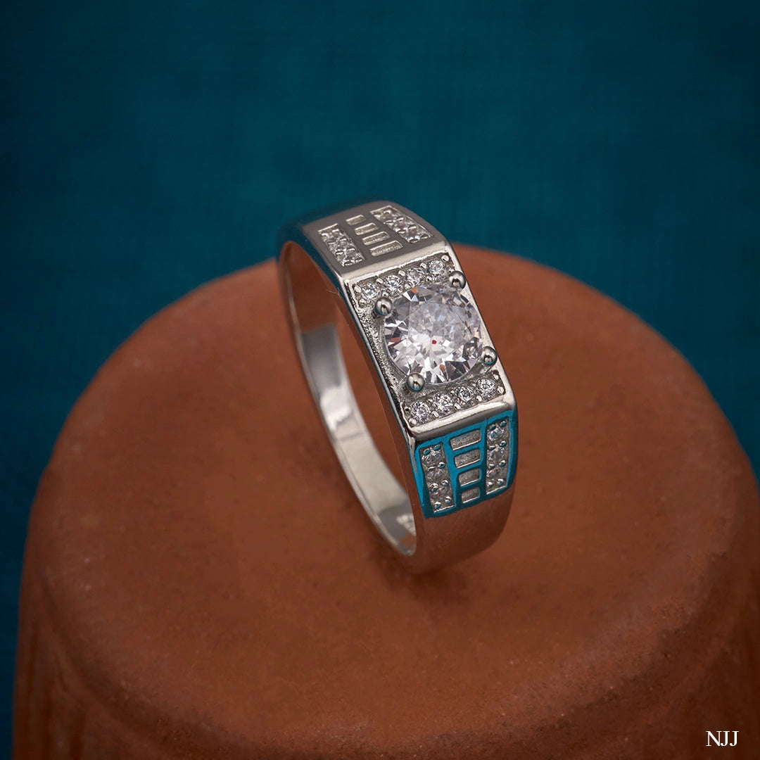 MAJESTIC PRISM RING