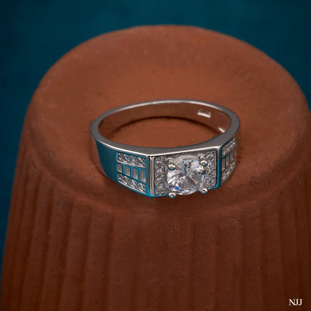 MAJESTIC PRISM RING