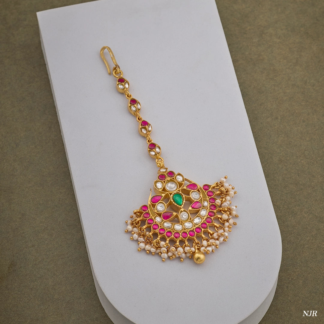 RED KUNDAN MANG TIKKA