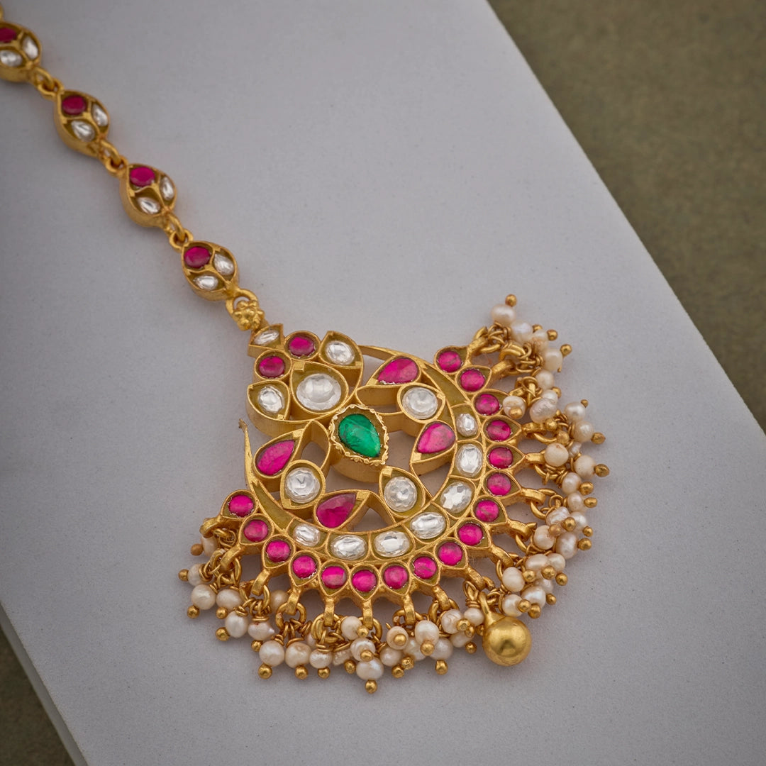 RED KUNDAN MANG TIKKA