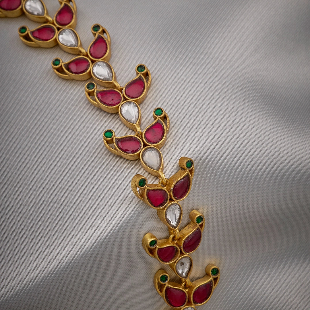 TRADITIONAL CHANDRA PENDANT NECKLACE