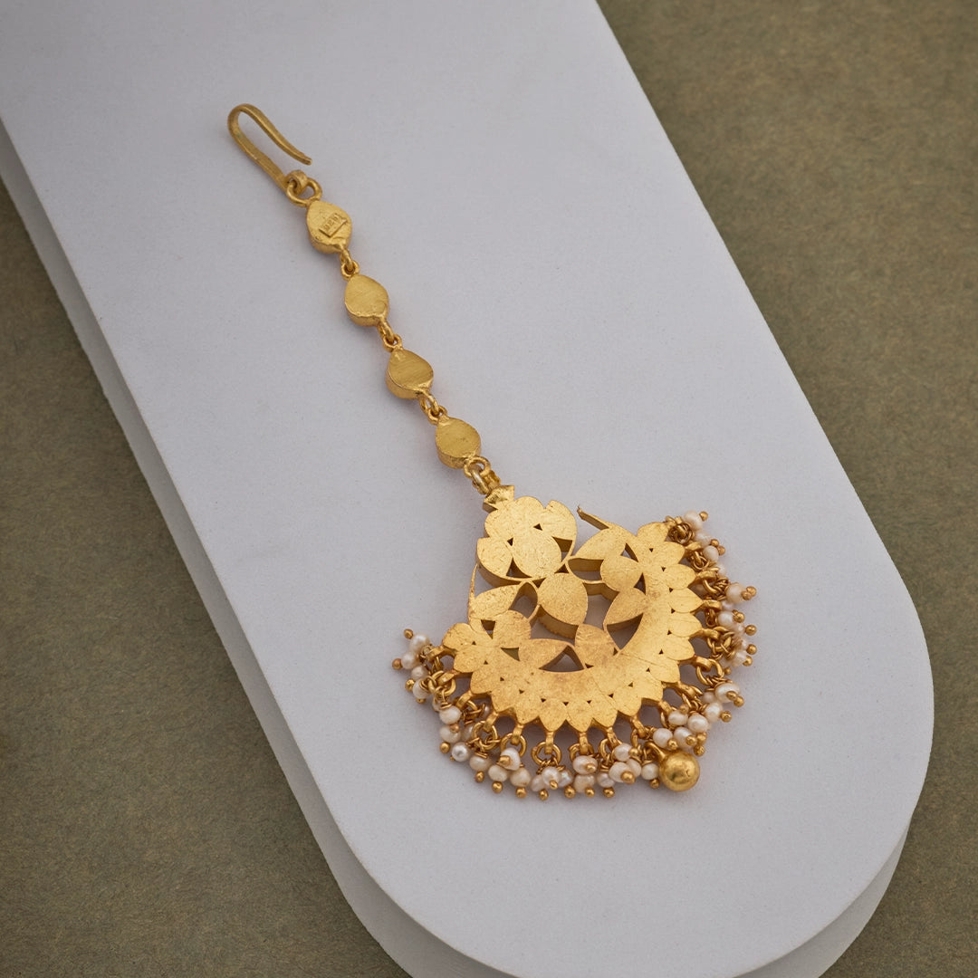 RED KUNDAN MANG TIKKA