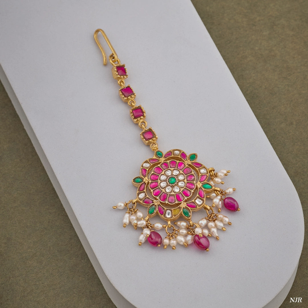 ROYAL KUNDAN MAANG TIKKA