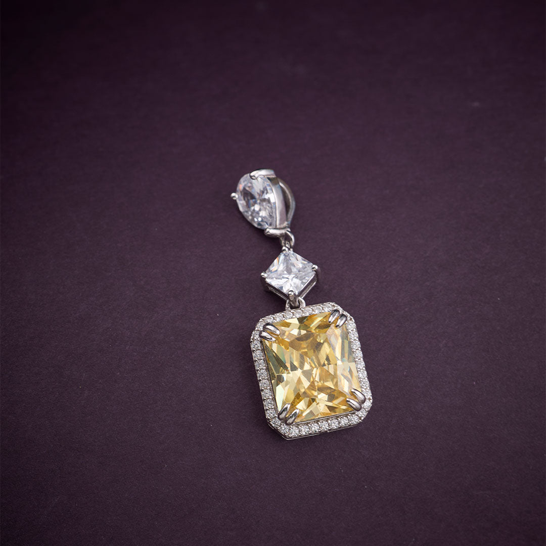 SUNLIT CRYSTAL PENDANT SET