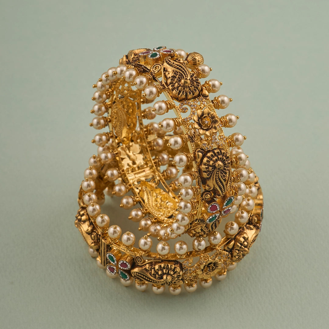 BLOOMS PEARL HERITAGE BANGLE