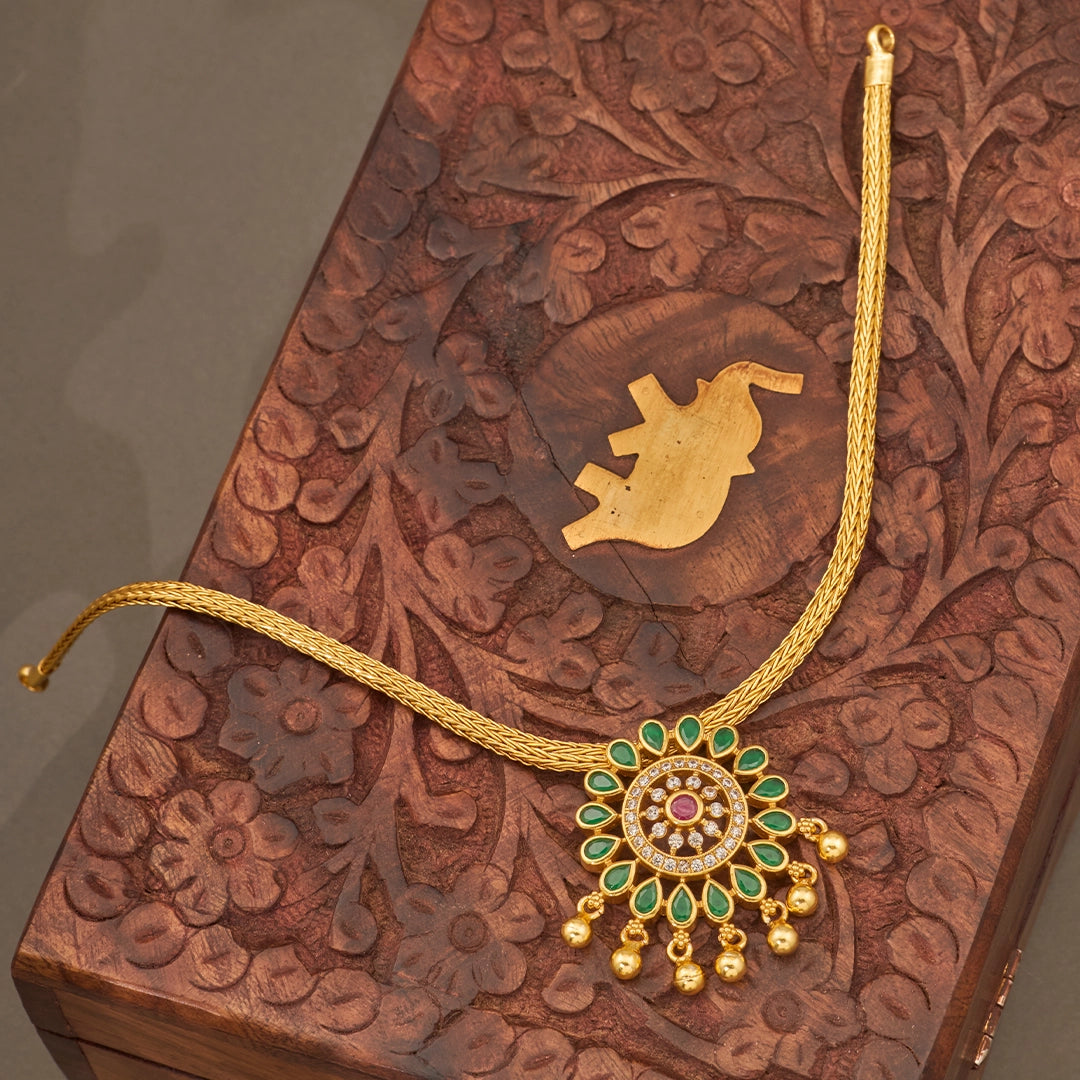 ROYAL EMERALD PENDANT NECKLACE
