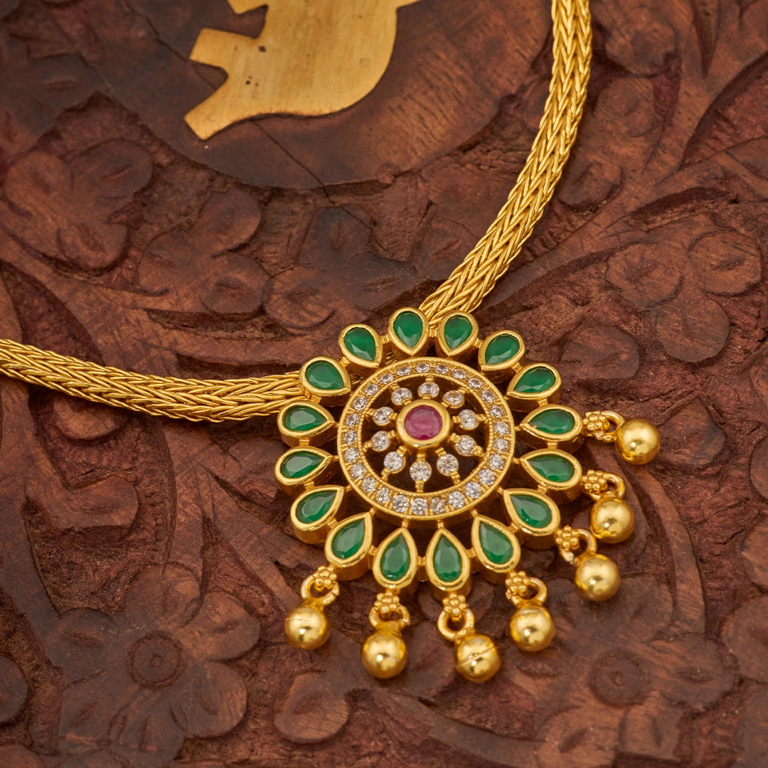 ROYAL EMERALD PENDANT NECKLACE