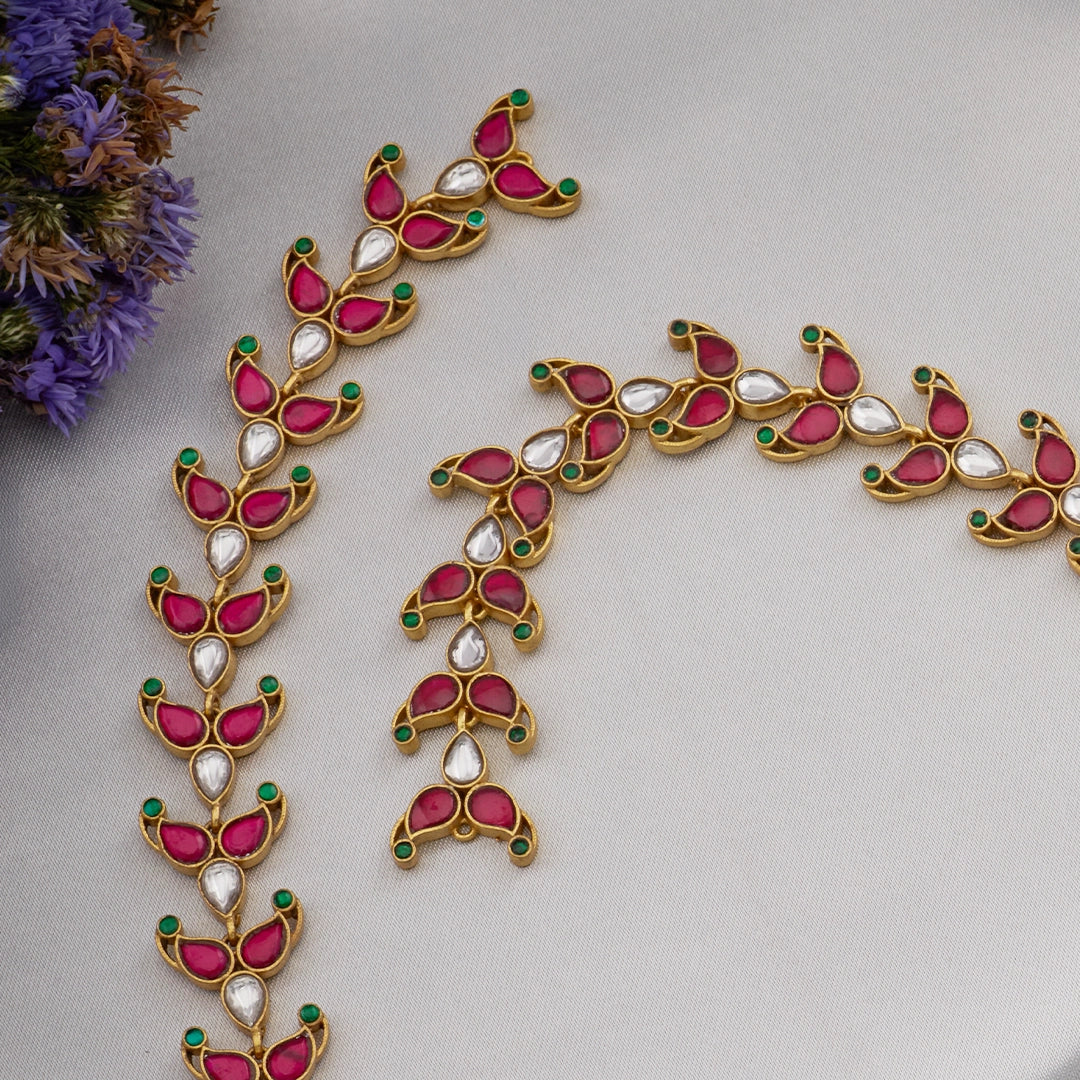 TRADITIONAL CHANDRA PENDANT NECKLACE