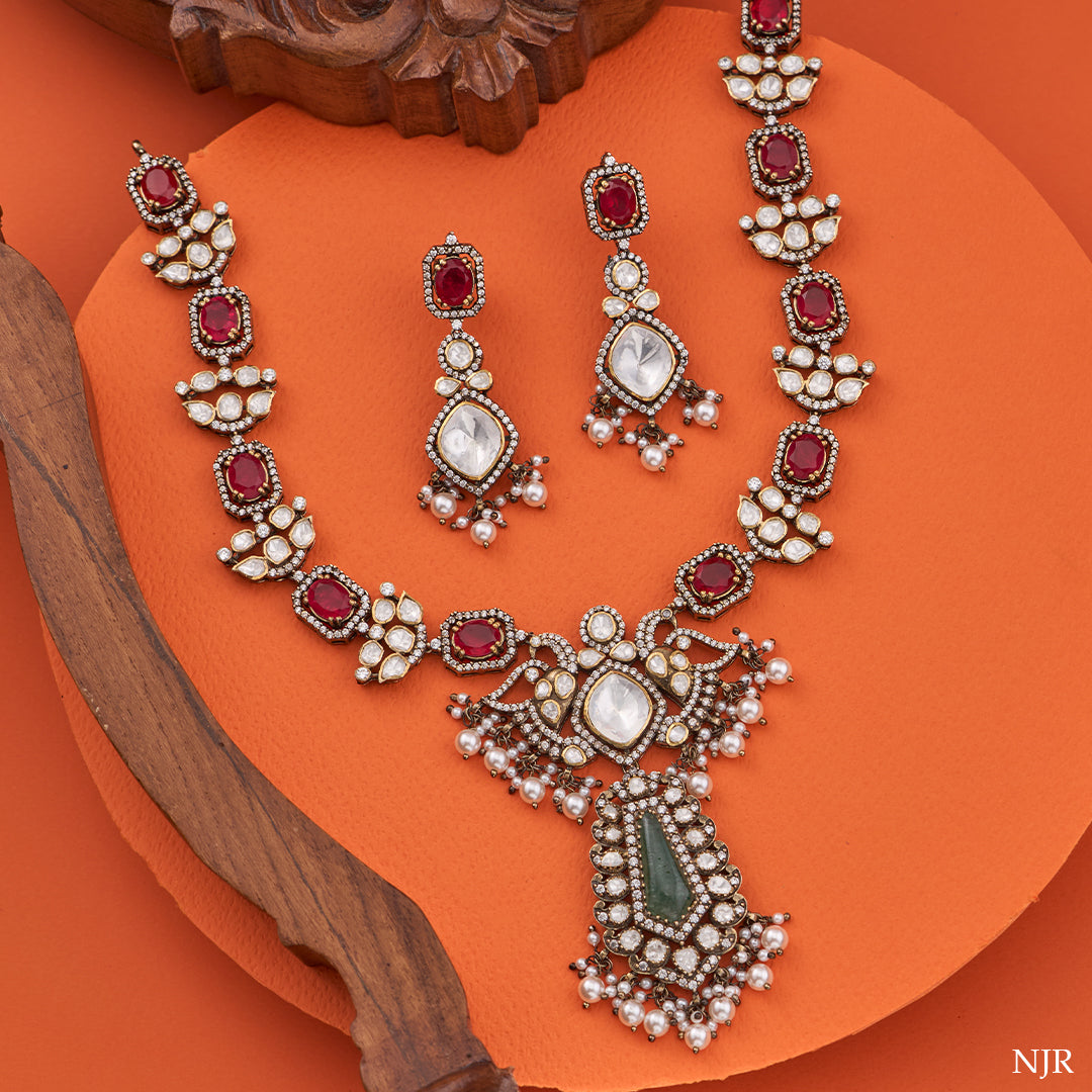 VINTAGE IMPERIAL NECKLACE SET