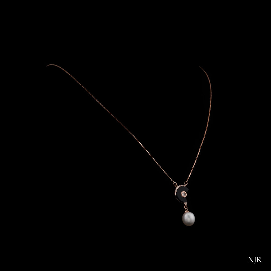 MOONLIT PEARL DROP SET