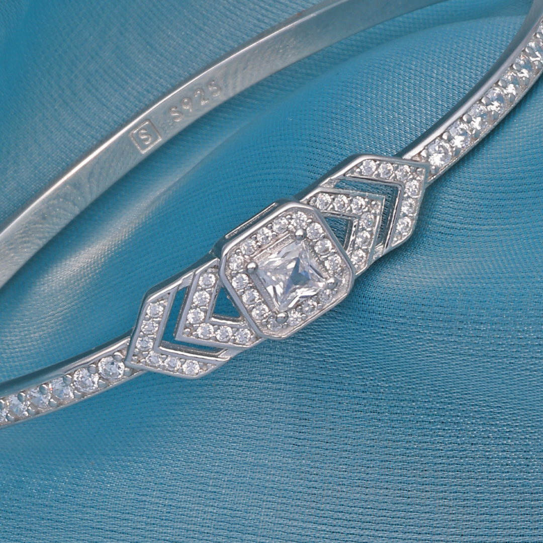 WHITE STONE SILVER KADA