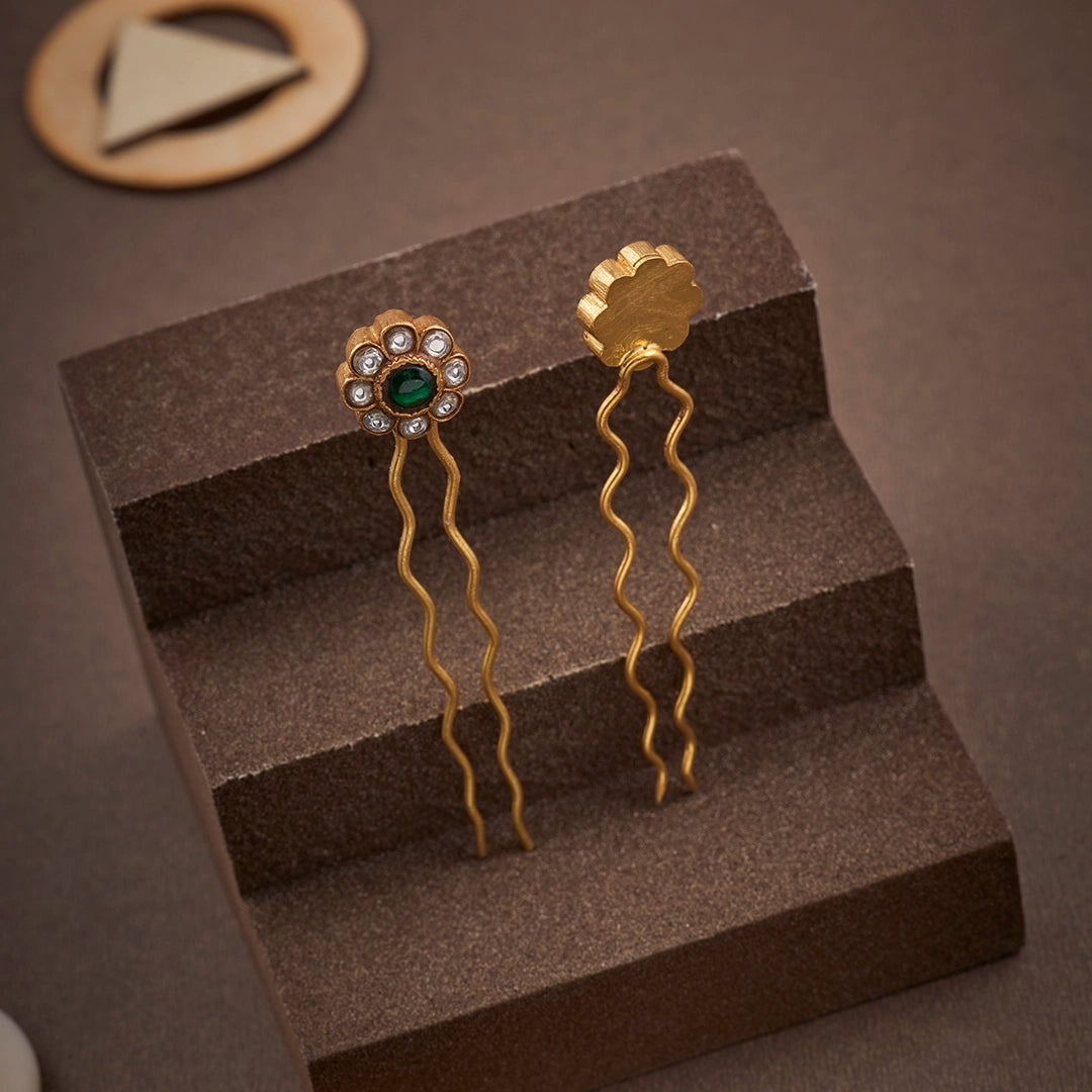 EMERALD CIRCLE FLOWER PIN