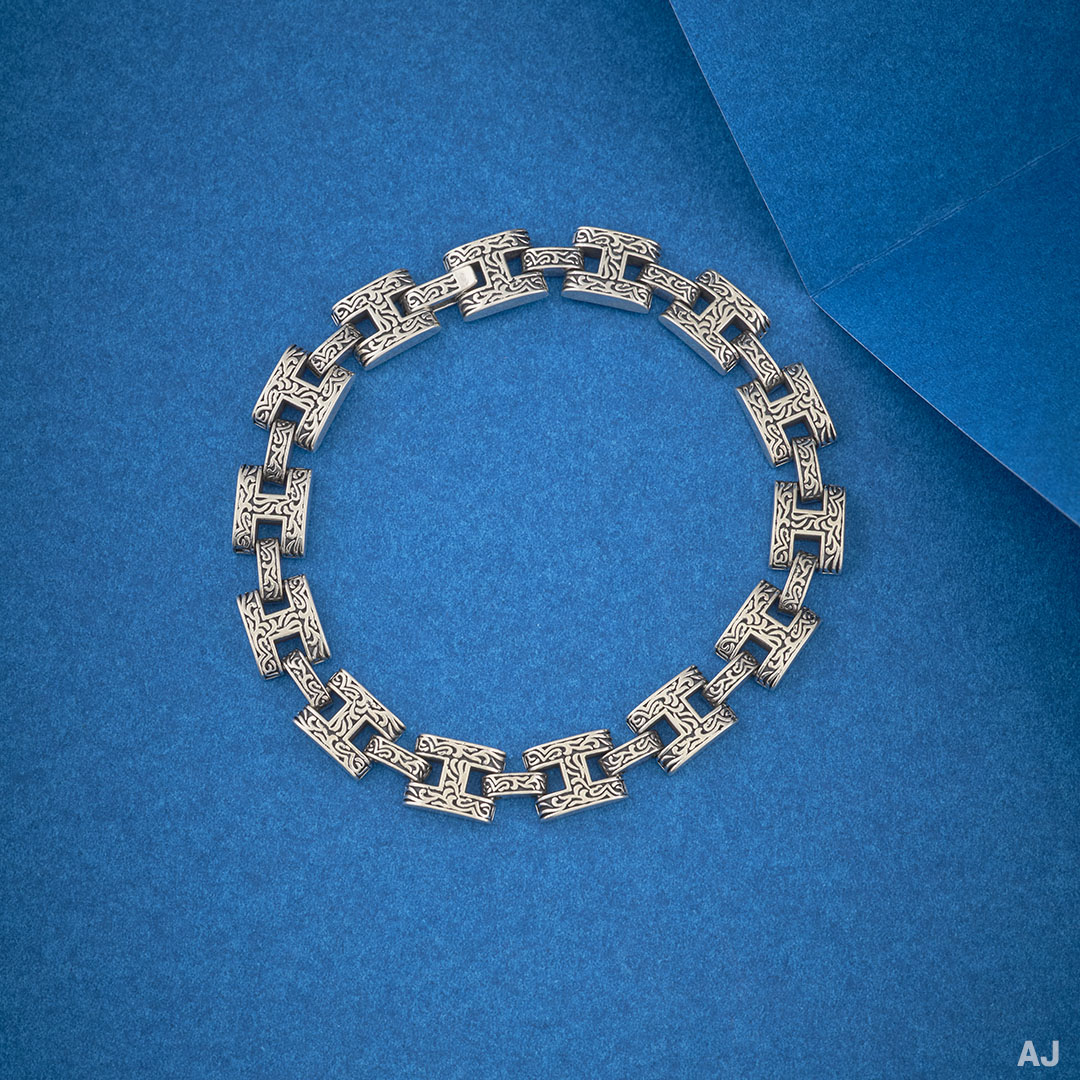 ENGRAVED LINK BRACELET