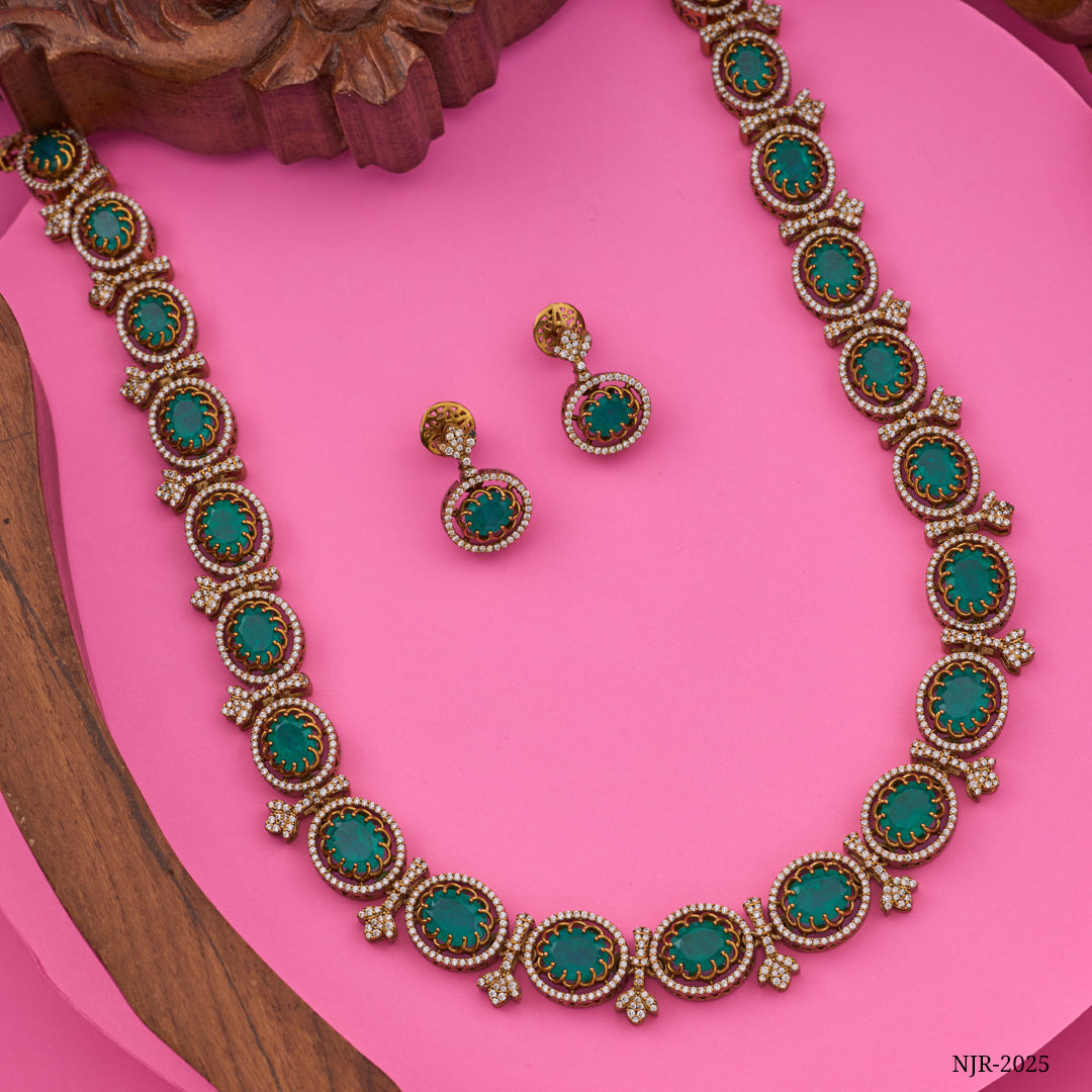 MAJESTIC EMERALD NECKLACE